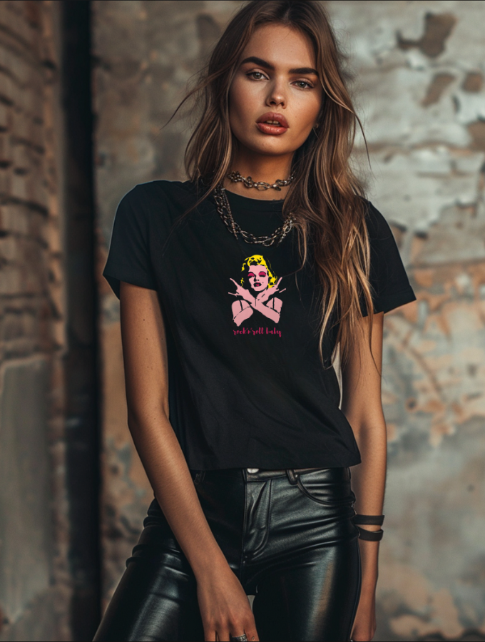 MARILYN FITTED TEE - BLACK